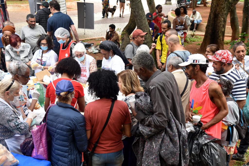Dia Mundial dos Pobres: A Igreja de braços, ouvidos e coração abertos aos que mais precisam - Jornal O São Paulo