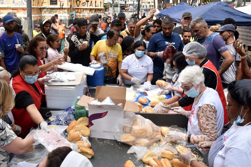 Dia Mundial dos Pobres: A Igreja de braços, ouvidos e coração abertos aos que mais precisam - Jornal O São Paulo