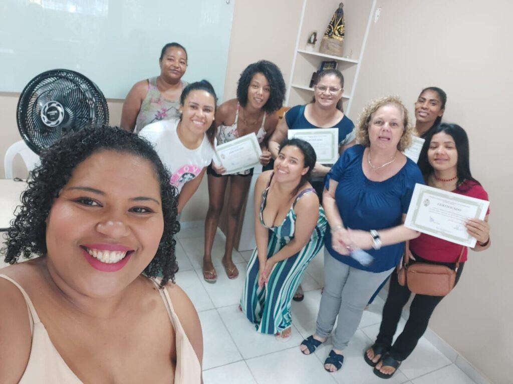 Lapa: Dom Edilson preside missas com Crisma e tem encontro com servidores do altar - Jornal O São Paulo