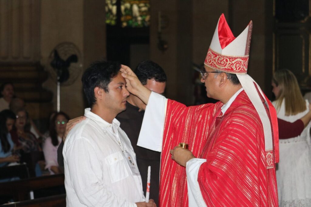 Sé: Crismas, festas de padroeiros e encontro de religiosas consagradas são os destaques - Jornal O São Paulo