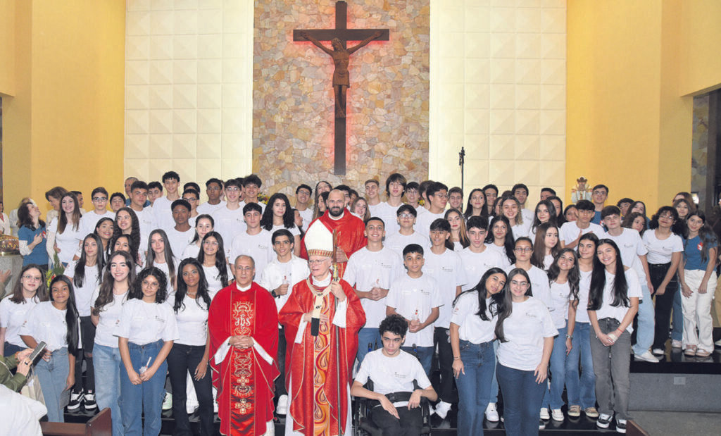 Dom Odilo confere o sacramento da Crisma a 137 jovens e adultos - Jornal O São Paulo