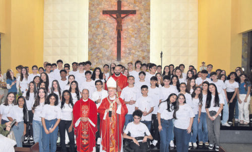 Dom Odilo confere o sacramento da Crisma a 137 jovens e adultos - Jornal O São Paulo