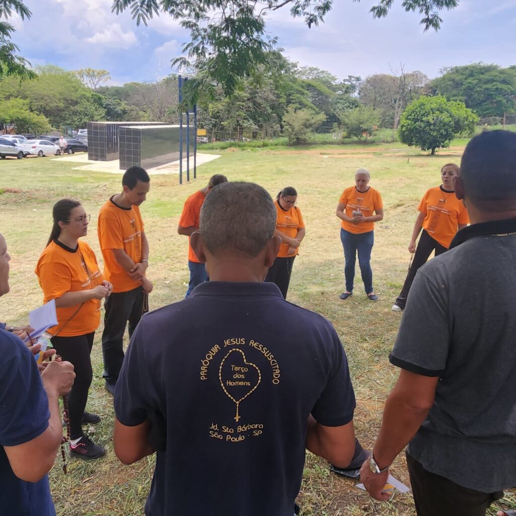 No Dia de Finados, enlutados encontram acolhimento em tendas de oração e de conversa em cemitérios - Jornal O São Paulo