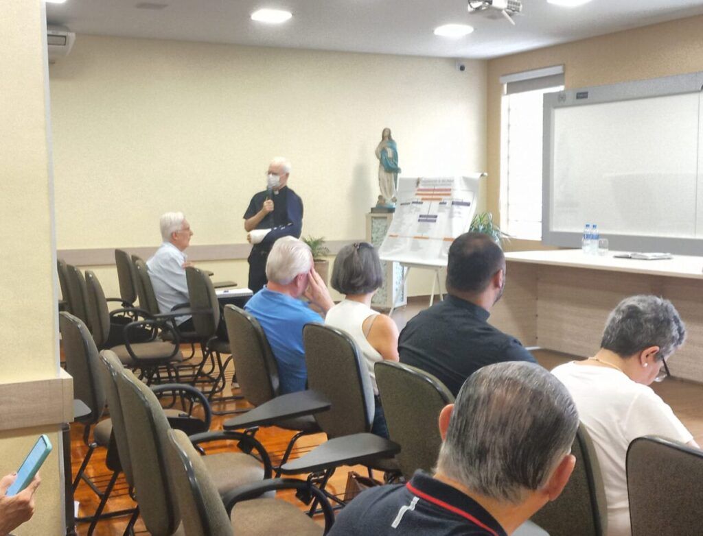 Dom Ângelo preside missas com Crismas em paróquias na Região Ipiranga - Jornal O São Paulo