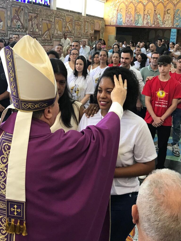 Dom Ângelo preside missas com Crismas em paróquias na Região Ipiranga - Jornal O São Paulo