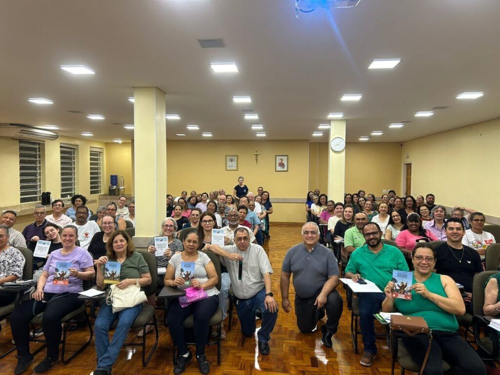 Dom Ângelo preside missas com Crismas em paróquias na Região Ipiranga - Jornal O São Paulo