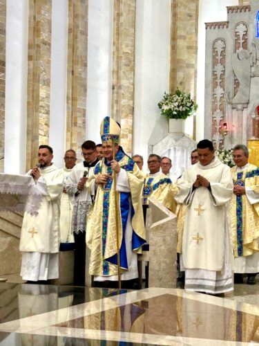 Dom Ângelo preside missas com crismas e ordenação diaconal no Ipiranga - Jornal O São Paulo