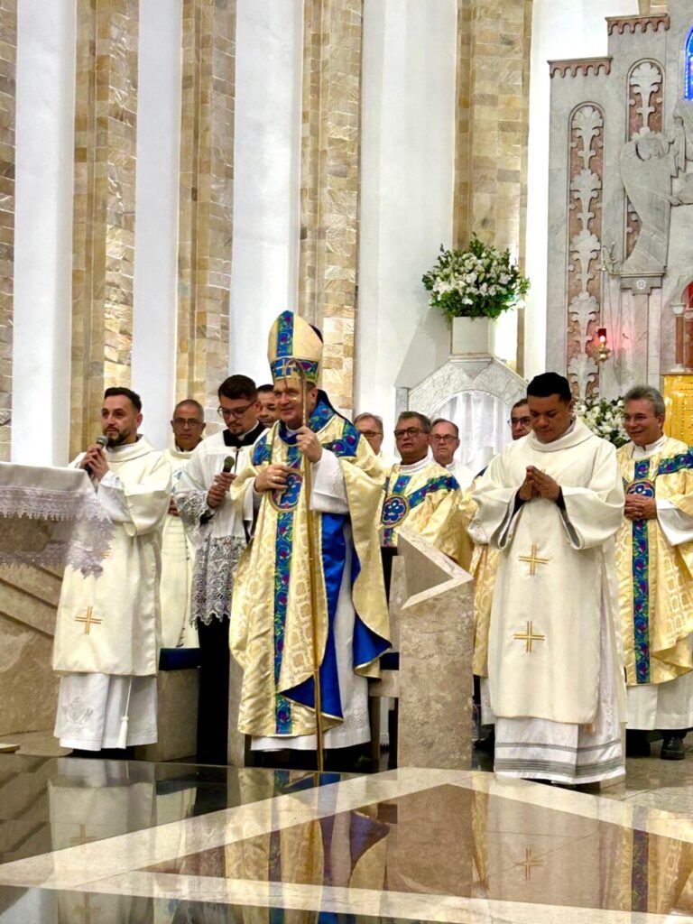 Dom Ângelo preside missas com crismas e ordenação diaconal no Ipiranga - Jornal O São Paulo