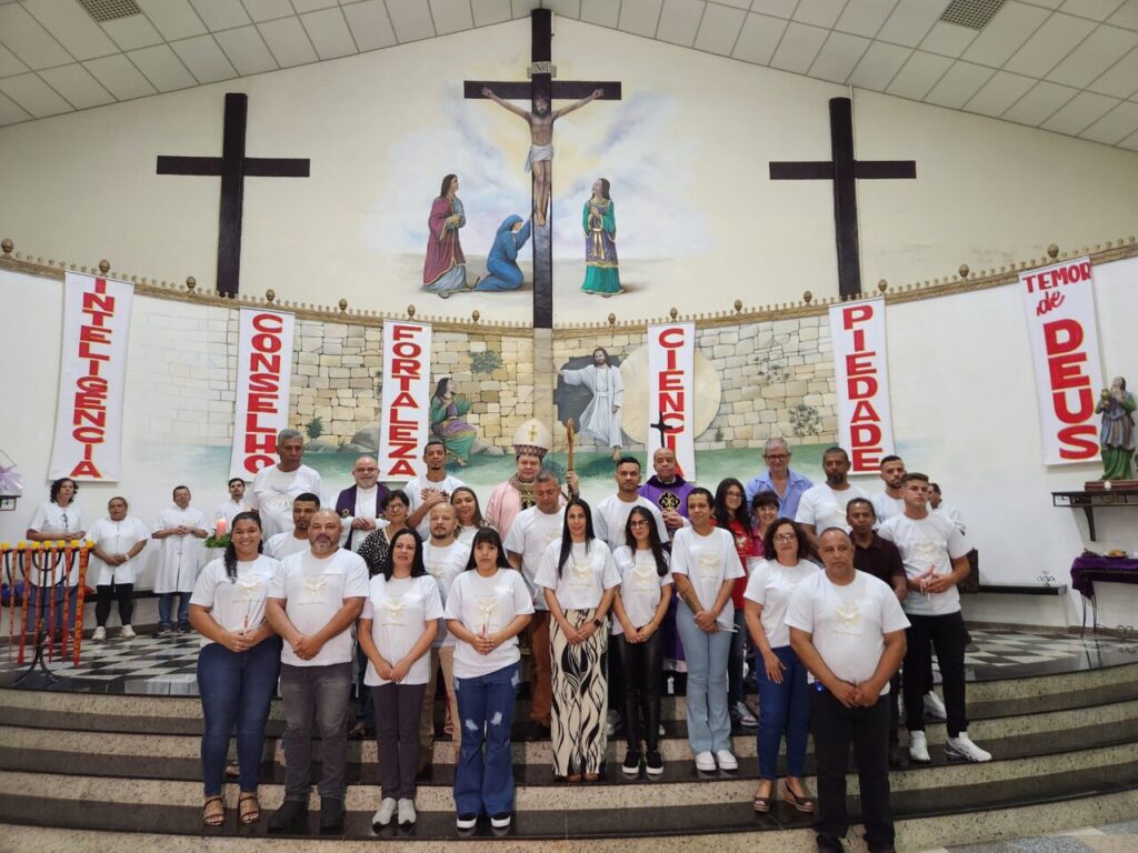 Dom Cícero preside missas com Crismas na Região Belém - Jornal O São Paulo