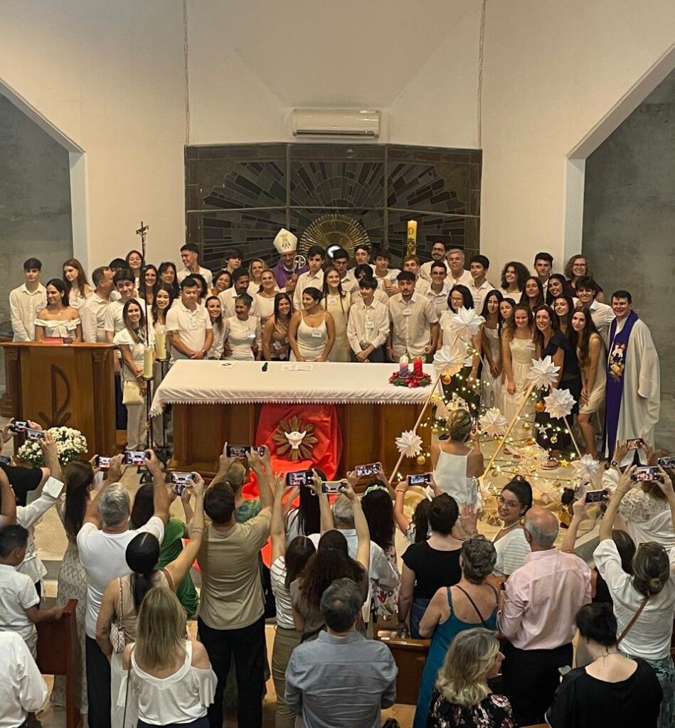 Dom Rogério preside missas com Crismas e dialoga com missionários - Jornal O São Paulo
