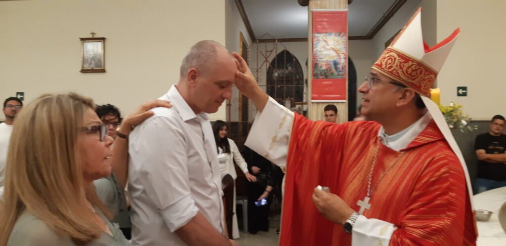 Dom Rogério preside missas com Crismas e dialoga com missionários - Jornal O São Paulo