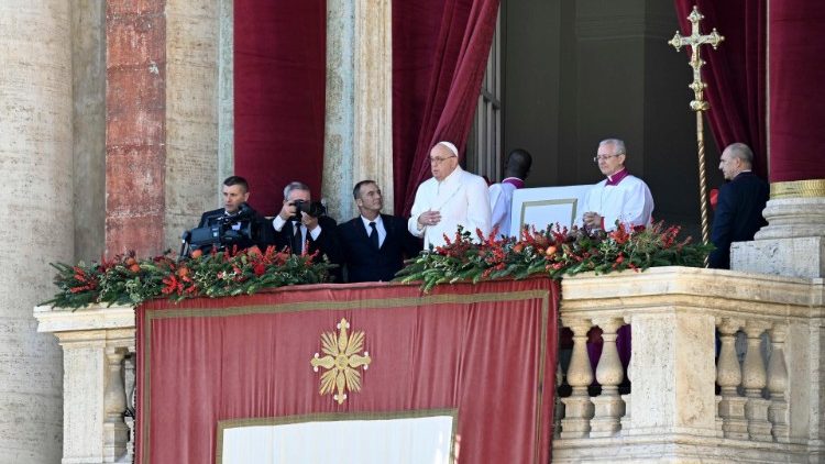 Papa na bênção Urbi et Orbi: ‘Vinde! Jesus é a Porta da Paz’ - Jornal O São Paulo