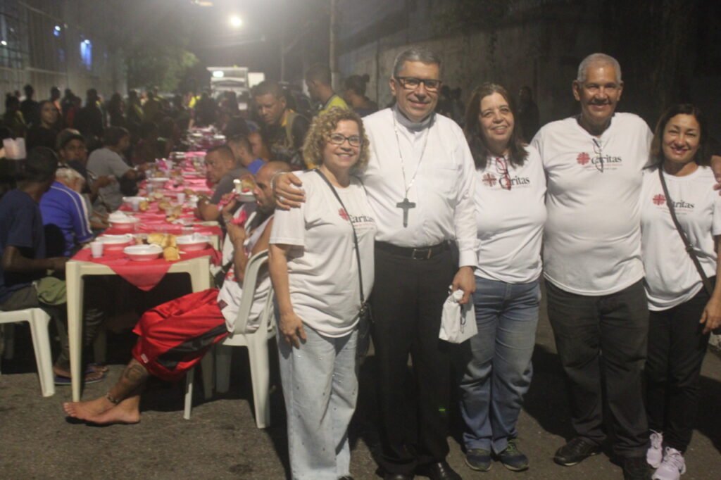 Lapa: Dom Edilson preside missas de Natal e visita hospital universitário - Jornal O São Paulo