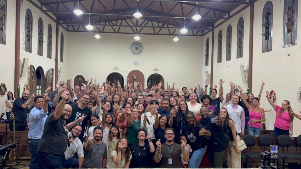 Na Região Belém, cantor coreano Junho Chu testemunha sua fé; e Irmão Leonardo realiza sua profissão perpétua - Jornal O São Paulo