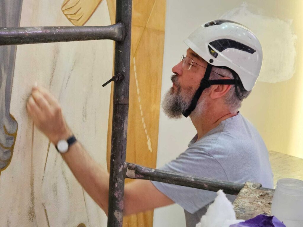 Obra sacra em igreja de São Paulo ressalta a fé e as raízes católicas da história do Brasil