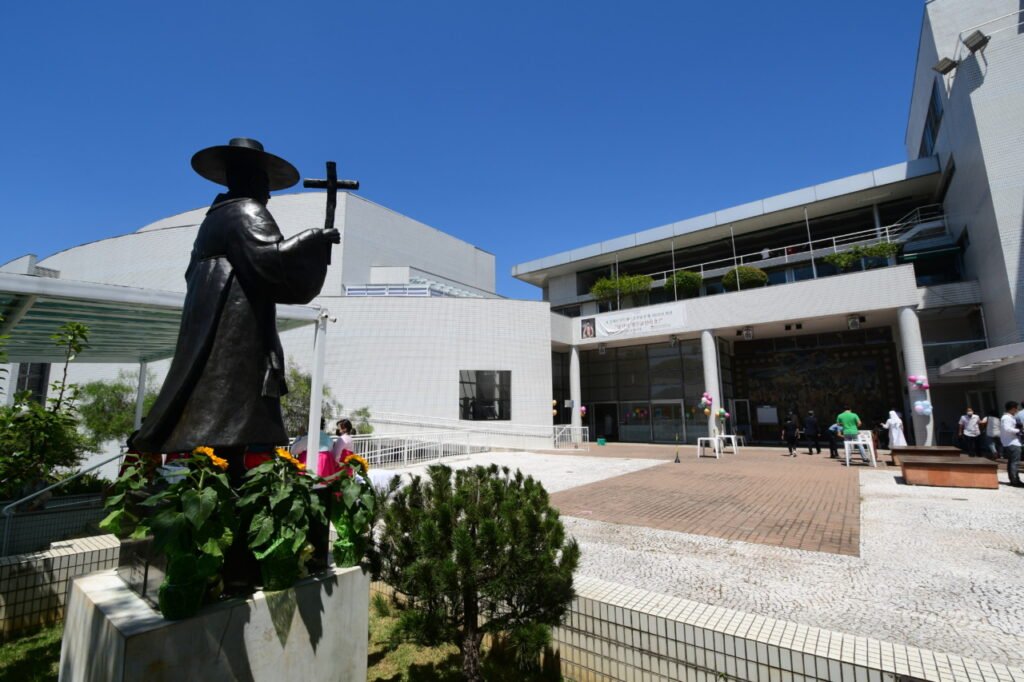 Comunhão sem fronteiras - Jornal O São Paulo