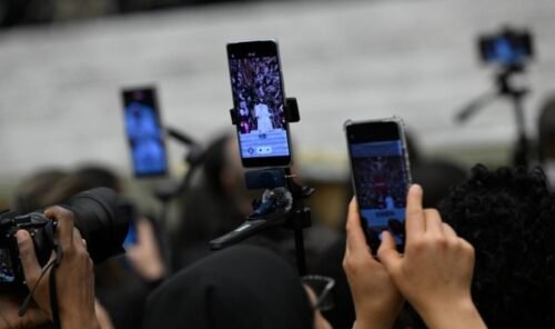 Papa convoca comunicadores a partilhar com mansidão e proximidade - Jornal O São Paulo