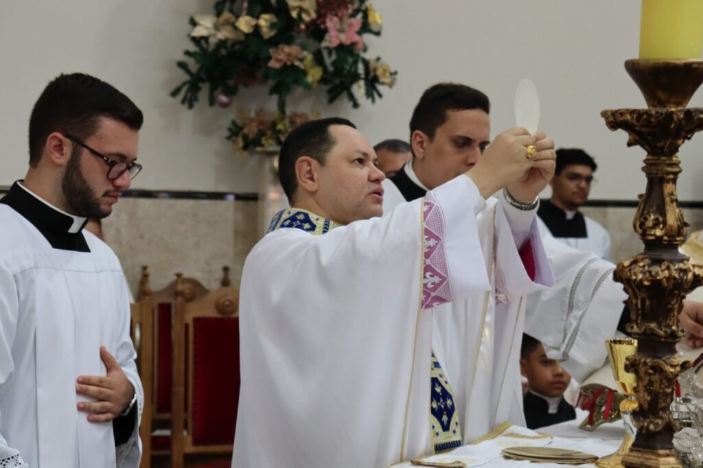 Dom Cícero: ‘Sob o olhar da Virgem Maria, nós queremos pedir a Deus a paz’ - Jornal O São Paulo