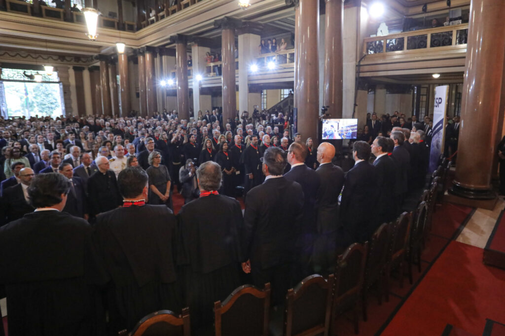 Juristas católicos conferem o Prêmio Santo Ivo à desembargadora Luciana Bresciani - Jornal O São Paulo