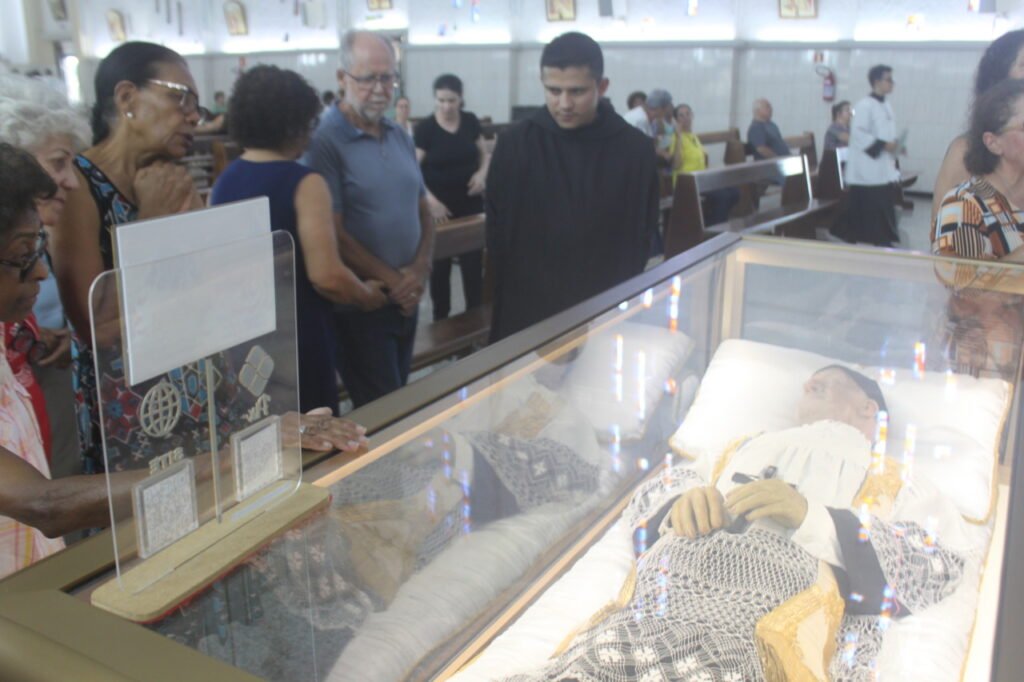 Relíquias de São Vicente de Paulo peregrinam por paróquias da Região Lapa - Jornal O São Paulo