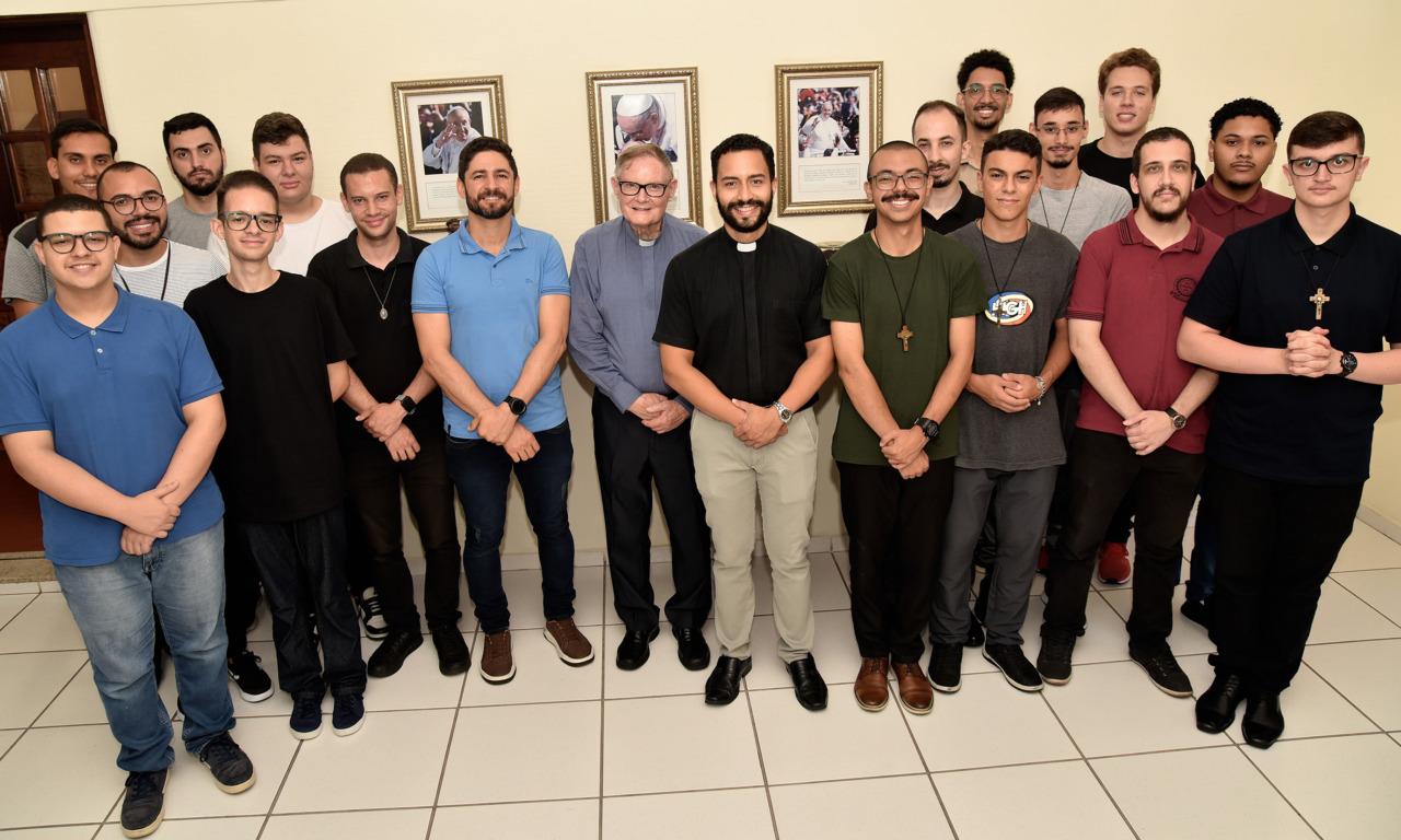 17 jovens iniciam a preparação ao sacerdócio no Seminário Propedêutico da Arquidiocese - Jornal O São Paulo
