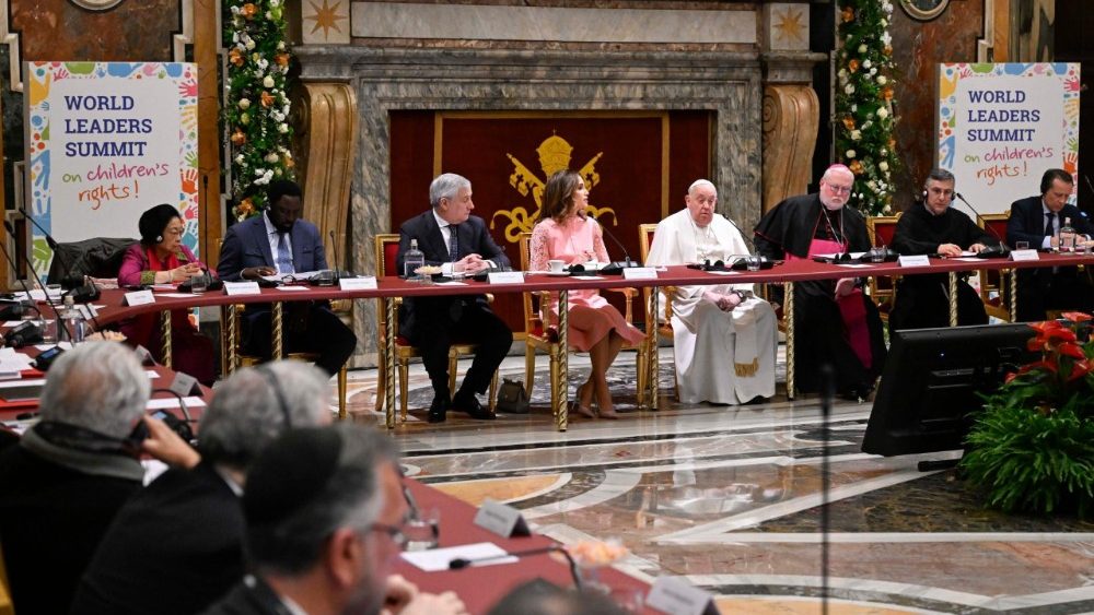 Papa Francisco: nada vale mais do que a vida de uma criança - Jornal O São Paulo