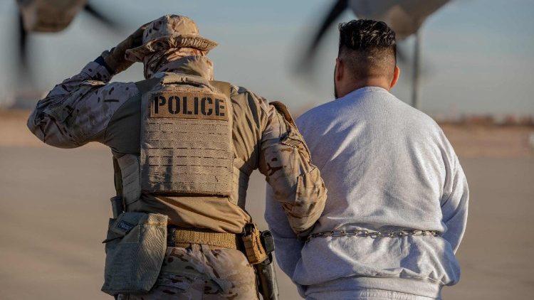 Francisco lamenta política de deportação em massa e defende direito à migração - Jornal O São Paulo