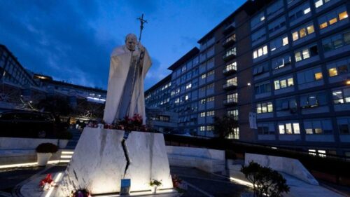 Papa se mantém em condição estável de saúde - Jornal O São Paulo