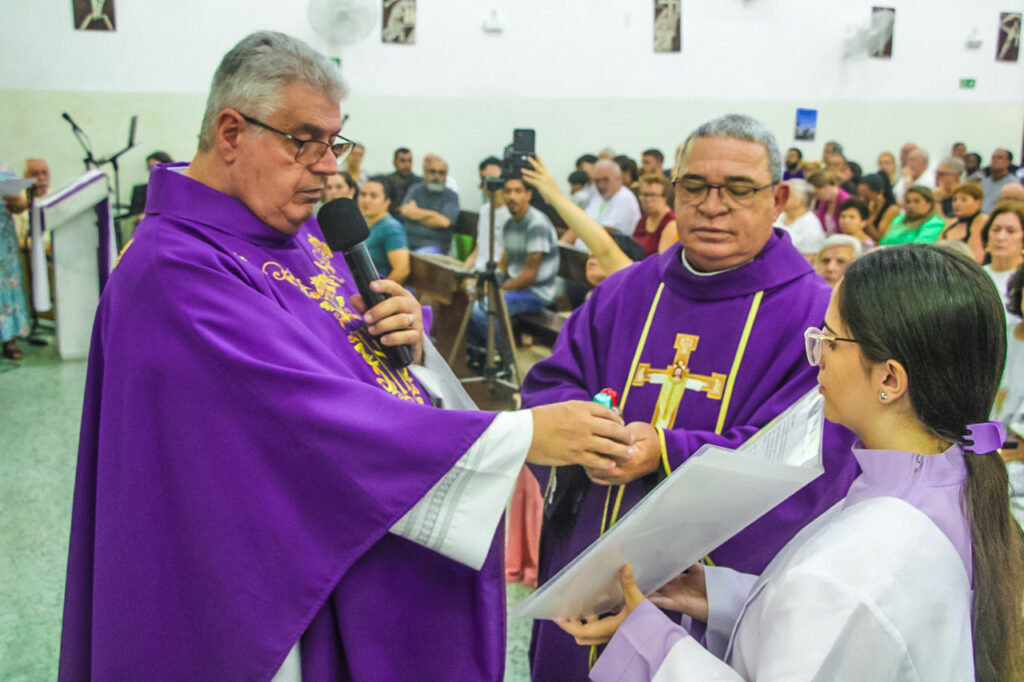Santana tem encontro de catequistas, posse de pároco e envio de jovens ao Jubileu - Jornal O São Paulo