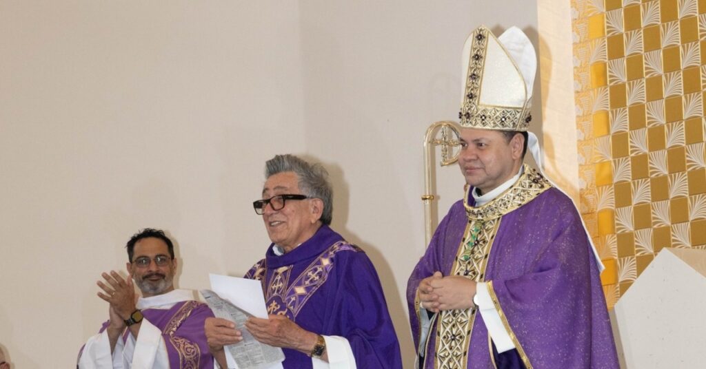 Dom Cícero dá posse a padres e preside ordenação diaconal - Jornal O São Paulo