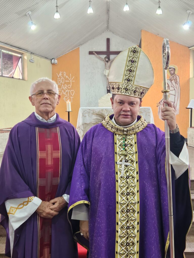 Dom Cícero dá posse a padres e preside ordenação diaconal - Jornal O São Paulo