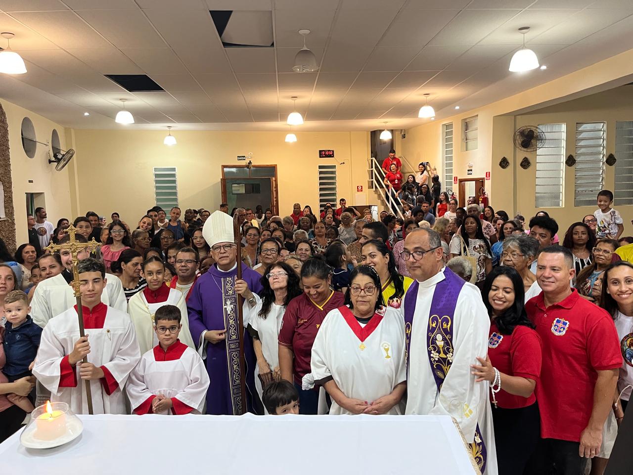 Dom Carlos Silva faz visita pastoral à Paróquia São Francisco de Assis - Jornal O São Paulo