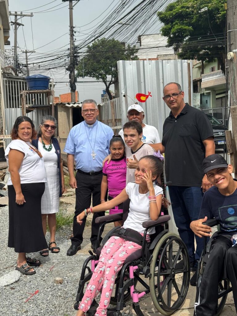 Dom Carlos Silva faz visita pastoral à Paróquia São Francisco de Assis - Jornal O São Paulo