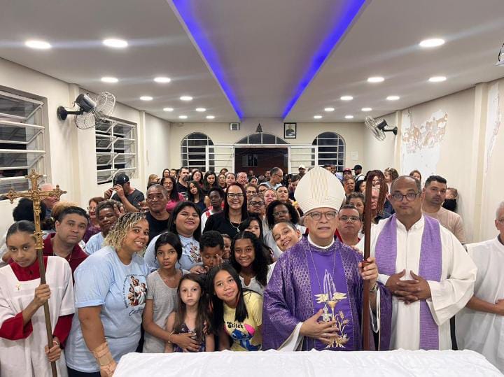 Dom Carlos Silva faz visita pastoral à Paróquia São Francisco de Assis - Jornal O São Paulo