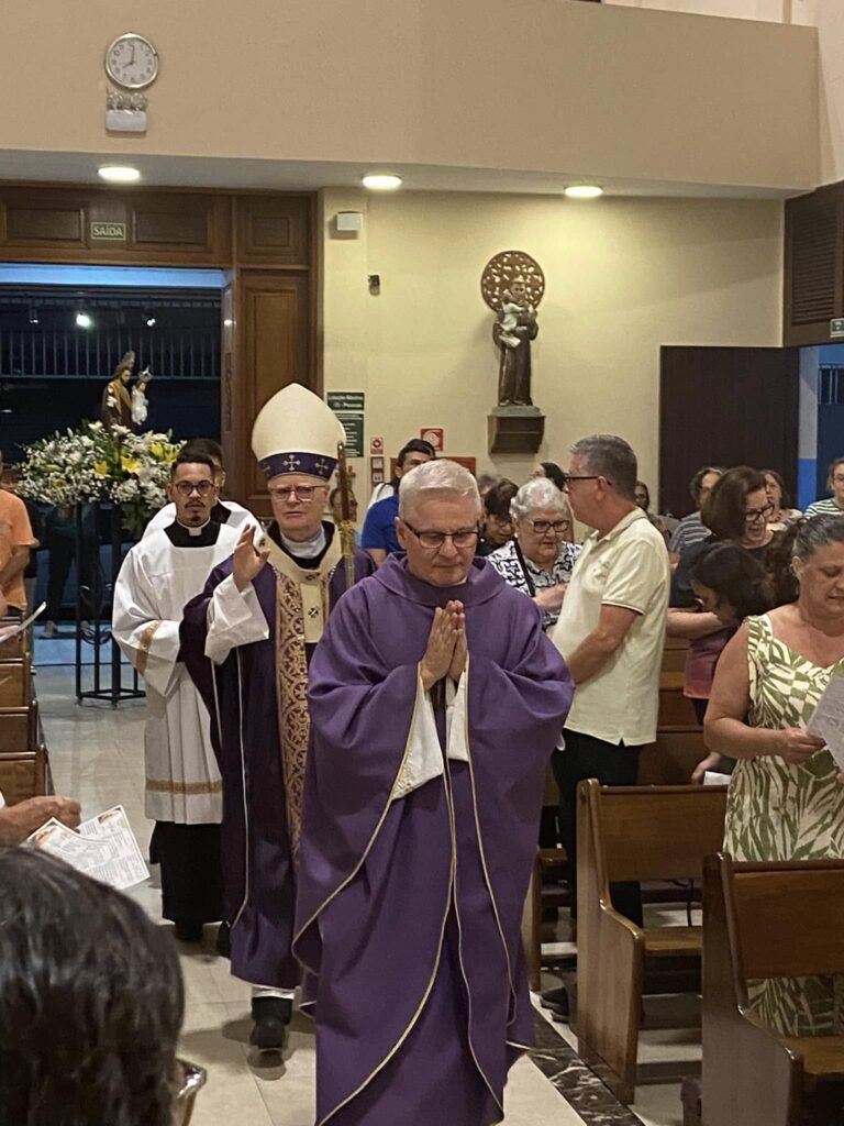 Em visita pastoral, Dom Odilo confirma na fé os fiéis da Paróquia São José Operário - Jornal O São Paulo