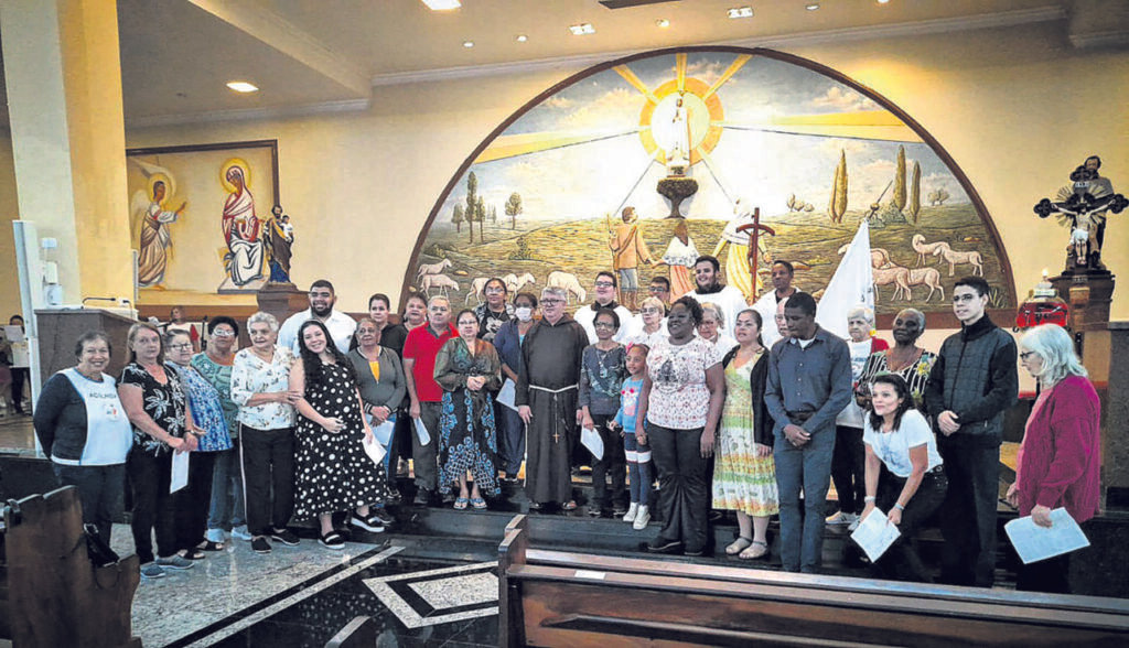 Na Igreja Nossa Senhora de Fátima e São Roque, peregrinos renovam a esperança - Jornal O São Paulo