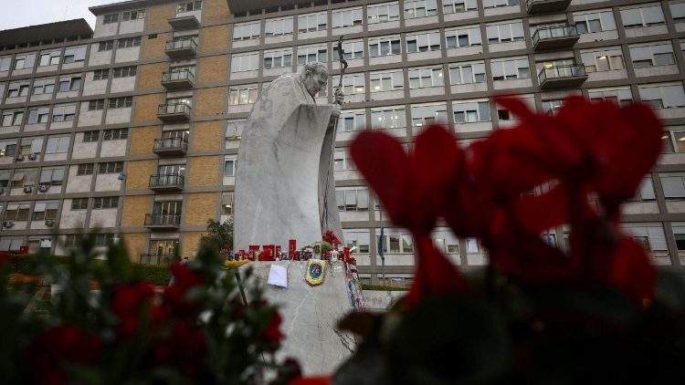 Tomografia confirma melhora das condições de saúde do Papa Francisco - Jornal O São Paulo