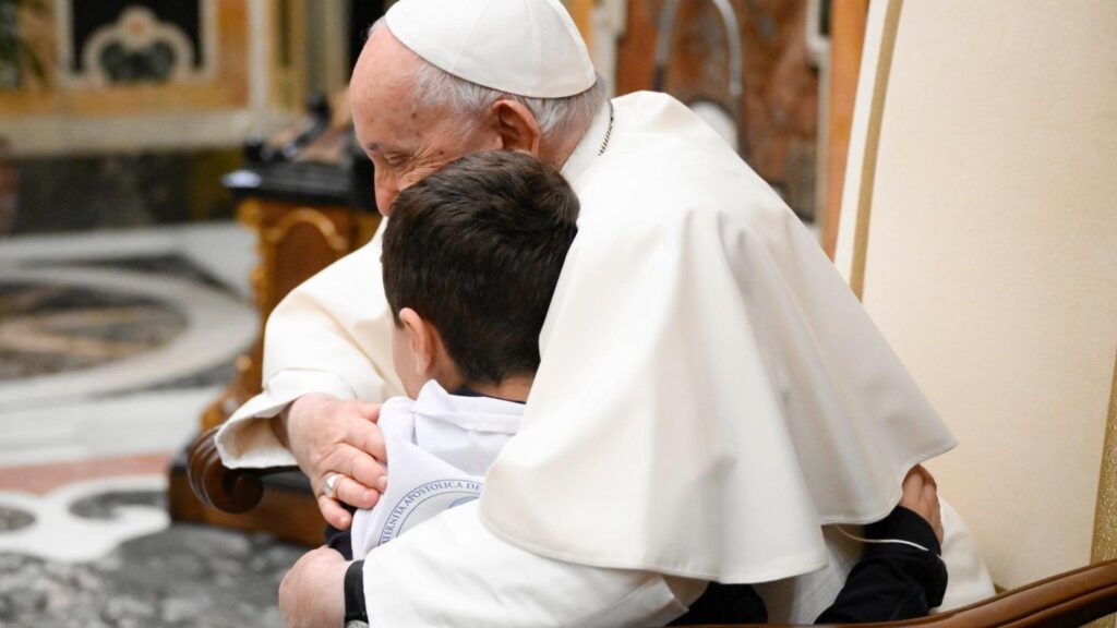 Papa: onde há uma criança ou uma pessoa vulnerável em segurança, ali se honra Cristo - Jornal O São Paulo