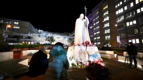 Condição clínica do Papa é estável, mas com uso de ventilação mecânica não invasiva - Jornal O São Paulo