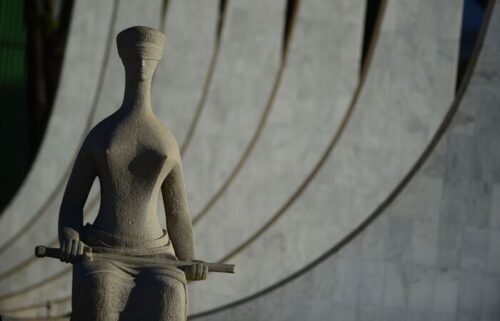 A quem interessa modificar uma lei que combate a corrupção? - Jornal O São Paulo