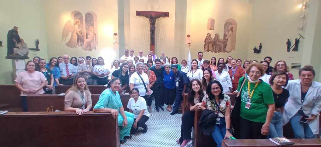 Símbolos do Jubileu 2025 e relíquias de santos são levadas ao Hospital das Clínicas - Jornal O São Paulo