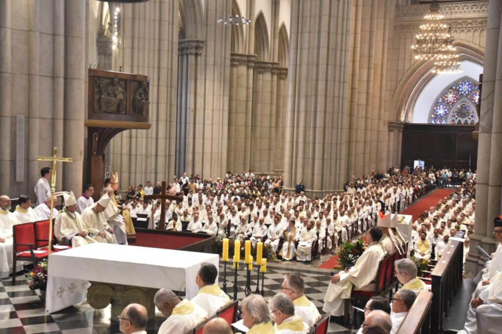 Na Missa do Crisma, Dom Odilo exorta sacerdotes a caminhar ‘em comunhão e unidos à Igreja’ - Jornal O São Paulo
