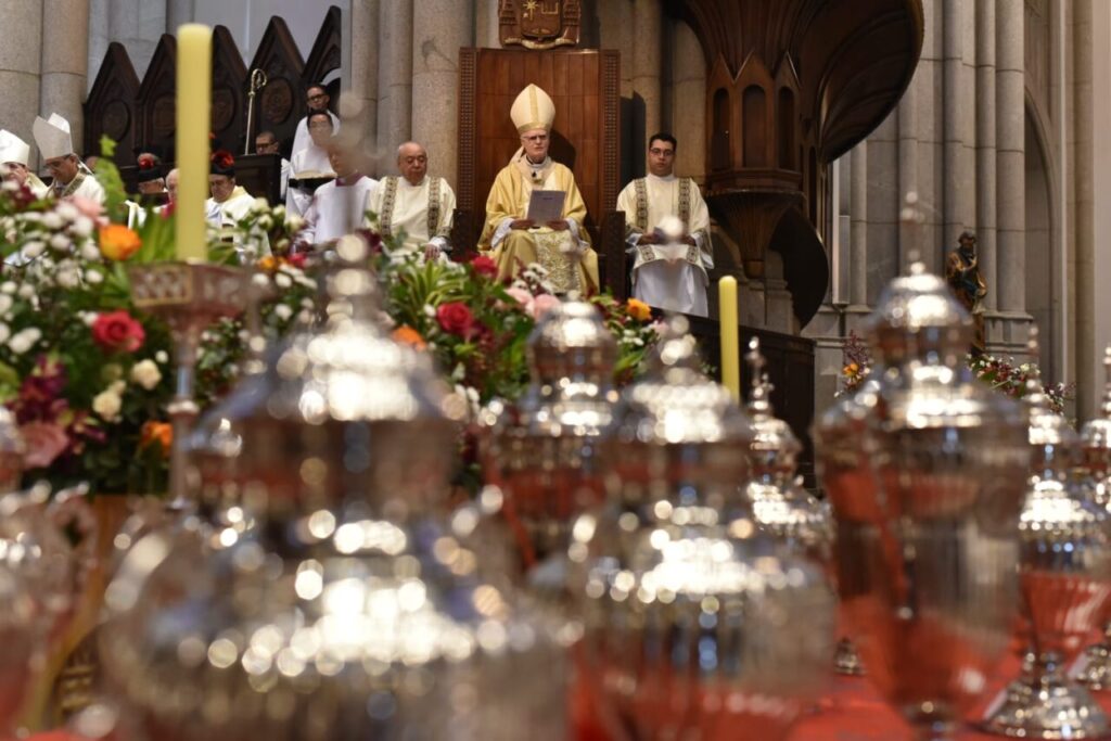 Na Missa do Crisma, Dom Odilo exorta sacerdotes a caminhar ‘em comunhão e unidos à Igreja’ - Jornal O São Paulo