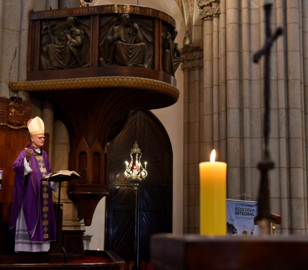 Com celebração na Catedral da Sé, tem início a peregrinação jubilar da cruz da primeira missa no Brasil - Jornal O São Paulo