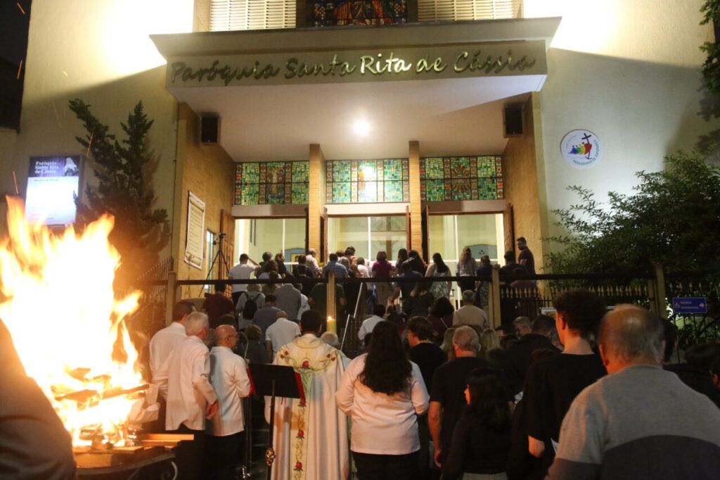 Ipiranga: Padre Jorge Bernardes preside Vigília Pascal - Jornal O São Paulo