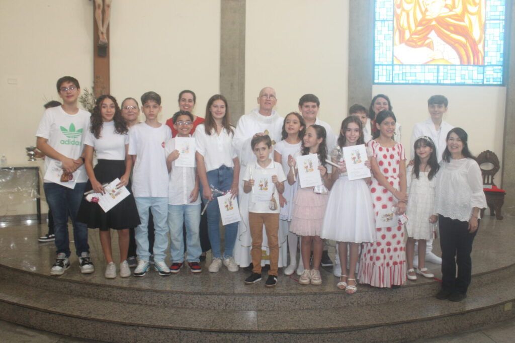 Missas com 1ª Comunhão de crianças e encenação da Paixão de Cristo acontecem na Lapa - Jornal O São Paulo