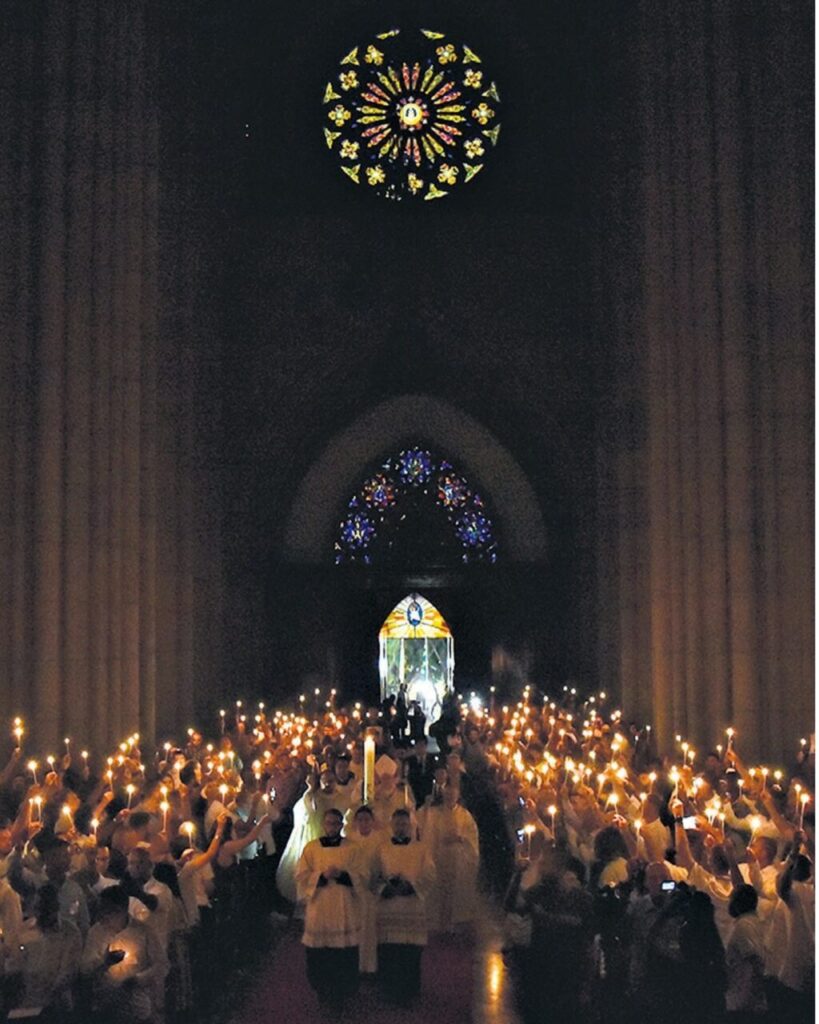Por que mais adultos têm procurado os sacramentos da Iniciação à Vida Cristã? - Jornal O São Paulo