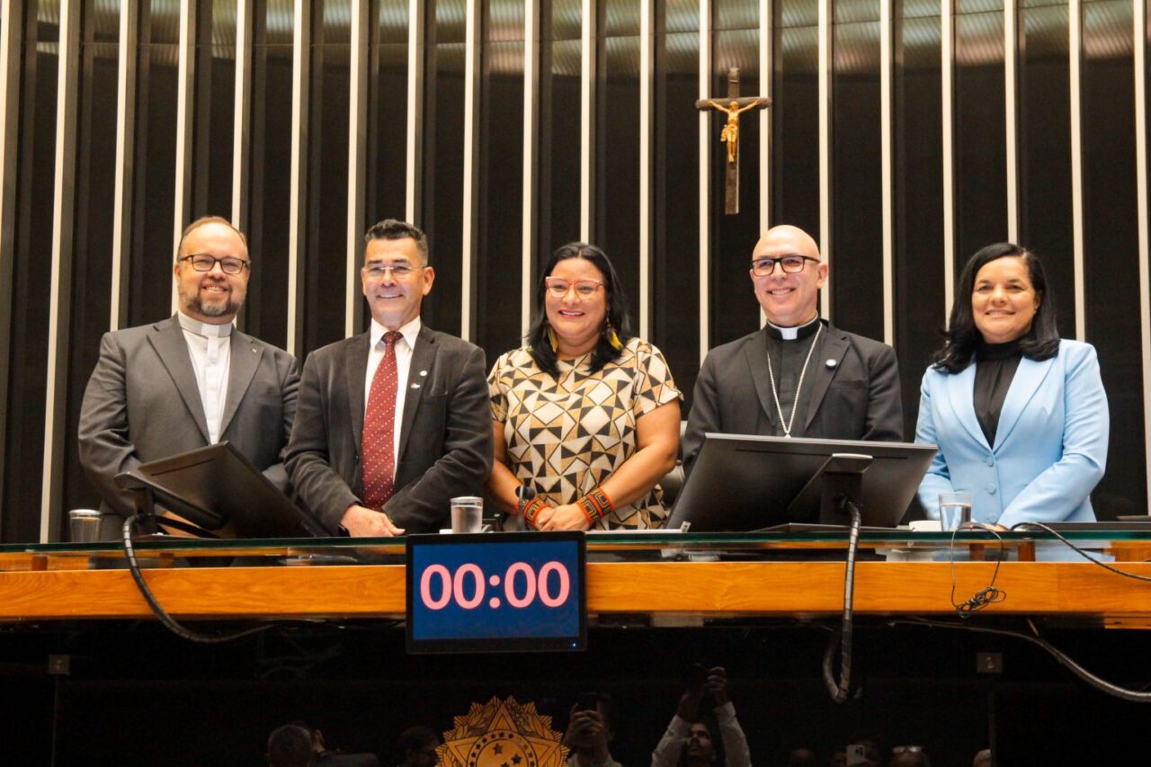 Câmara dos Deputados realiza sessão solene em homenagem à CF 2025 - Jornal O São Paulo