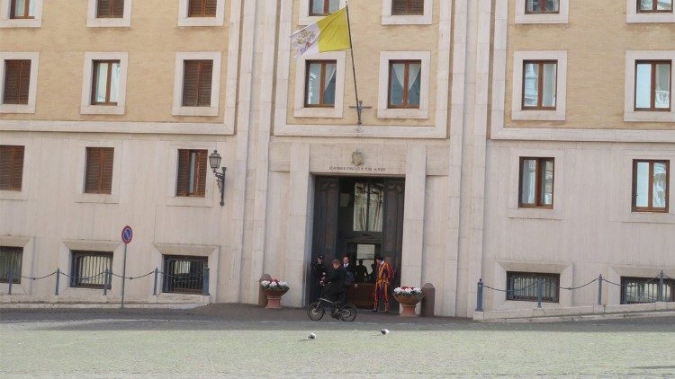 Papa mantém condição estável de saúde e tem ritmo moderado de trabalho - Jornal O São Paulo