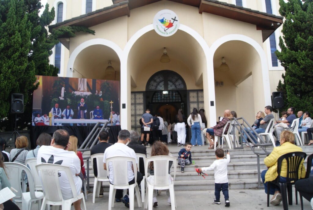 ‘Sejam sinal de esperança’, exorta Dom Odilo a jovens peregrinos na Região Lapa - Jornal O São Paulo